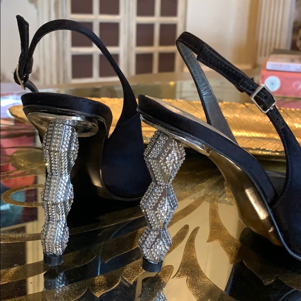 Stuart Weitzman - Picture 6 of 9
